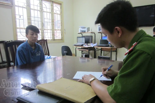 Đồng tính nữ giả... gái Karaoke, lừa cuỗm tiền trai Hàn Quốc