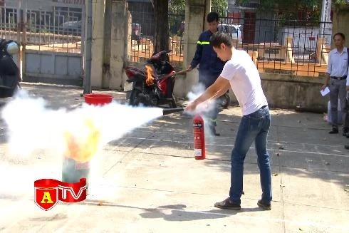 Tập huấn PCCC cho các hộ kinh doanh, nhà trọ trong khu dân cư