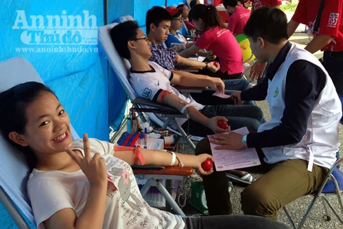 Hàng nghìn sinh viên háo hức tham gia Ngày hội Dòng máu Lạc Hồng
