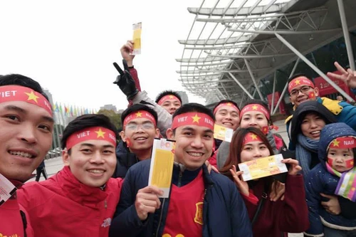 Hàng ngàn CĐV Việt Nam đang đổ về Thường Châu cổ vũ đội tuyển U23