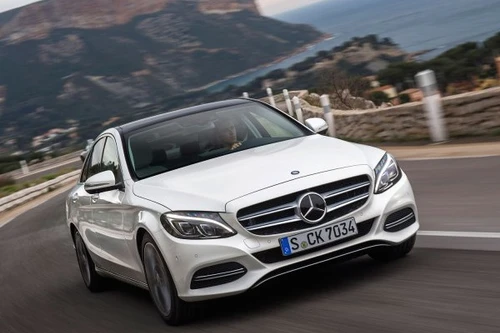 Mercedes-Benz triệu hồi hàng nghìn chiếc C-Class vì lỗi vô-lăng