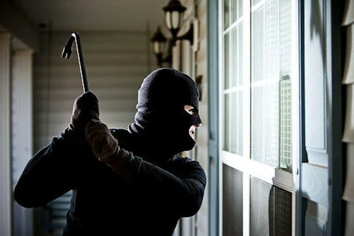 Bị phát hiện, trộm điên cuồng đâm chết nữ chủ nhà