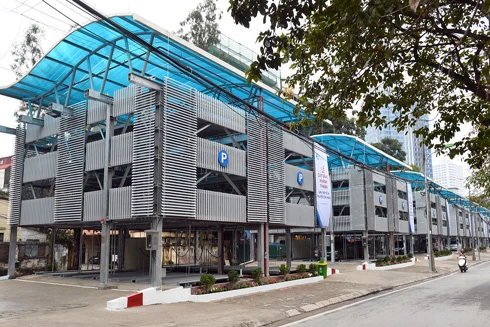 Gọn đầu mối, minh bạch hóa để chấm dứt "loạn" trông giữ xe