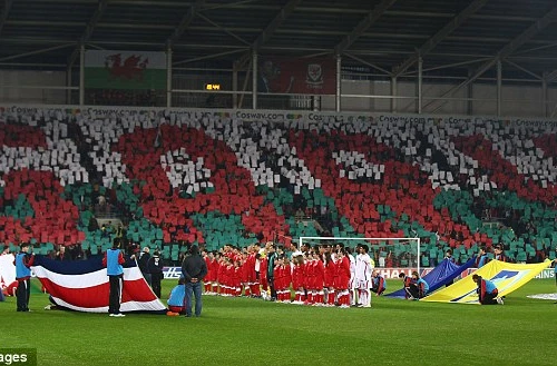 Đội bóng xứ Wale tưởng nhớ Speed trước trận đấu