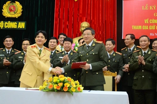 Phối hợp vận động toàn dân tham gia giữ gìn trật tự ATGT