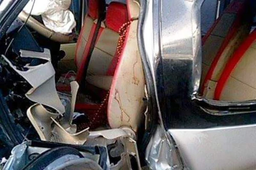 Xe khách và xe tải đâm trực diện, bé trai 9 tuổi tử vong, nhiều người bị thương