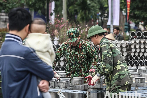 [ẢNH] Trận địa pháo hoa tầm cao sẵn sàng cho đêm Giao thừa