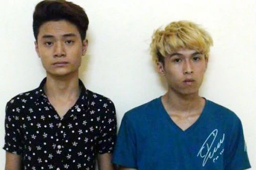 Bé gái 10 tuổi “chiều” 2 bạn trai trong cùng một ngày