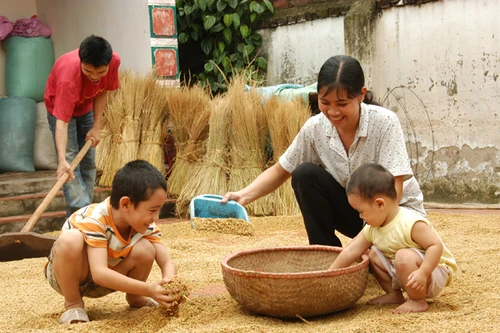 Nhân ngày Phụ nữ Việt Nam 20-10: Bình đẳng một chiều