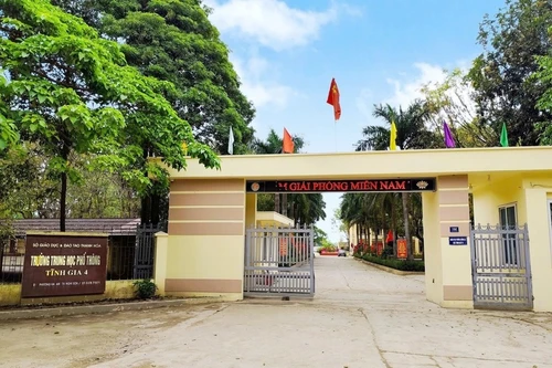 Khởi tố 6 bị can liên quan vụ sửa bài, nâng điểm cho nhiều thí sinh thi vào lớp 10