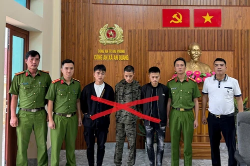 Bộ 3 đeo khẩu trang đi cướp giật điện thoại