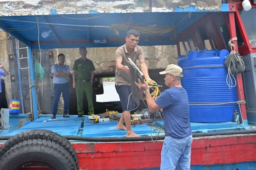 Khởi tố 2 đối tượng tháo 13 thiết bị giám sát hành trình để khai thác thủy sản trái phép