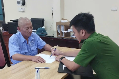 Tài xế xe buýt đi không đúng phần đường gây tai nạn khiến đôi vợ chồng tử vong