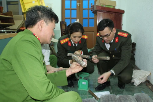 Bắt giữ 4 đối tượng mua bán trái phép vật liệu nổ