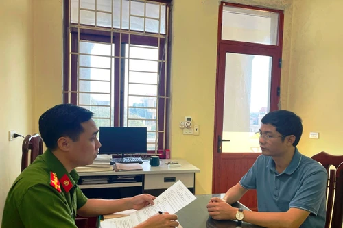  Nhận làm thủ tục chuyển đổi mục đích sử dụng đất để chiếm đoạt 300 triệu đồng