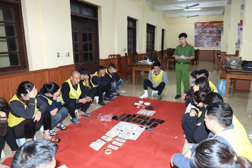 Công an tỉnh Ninh Bình triệt phá sới bạc, bắt giữ 21 đối tượng