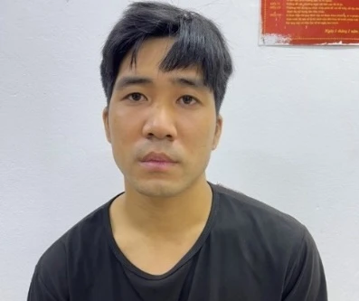 Từ chiếc điện thoại iPhone để trong hộc xe máy