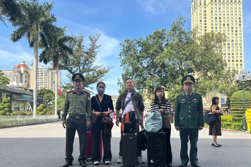 Trục xuất 3 công dân nhập cảnh vào Việt Nam “vờ” du lịch