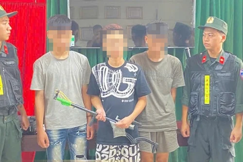 Nhóm thanh niên mang súng tự chế và 135 viên đạn đi giải quyết mâu thuẫn