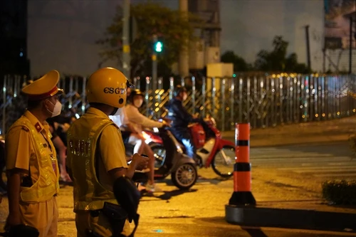 Bắt đối tượng có hành vi chửi bới, lăng mạ và hành hung người thi hành công vụ