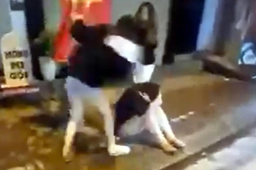 Điều tra những người liên quan vụ cô gái trẻ bị hành hung trong đêm