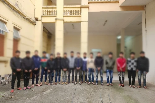 Công an Hà Nội tạm giữ 10 đối tượng mang hung khí đi gây rối