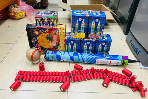 Khởi tố đối tượng cất giấu 19kg pháo nổ trong nhà