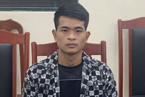 Bắt đối tượng chặn đường cướp xe máy của người dân