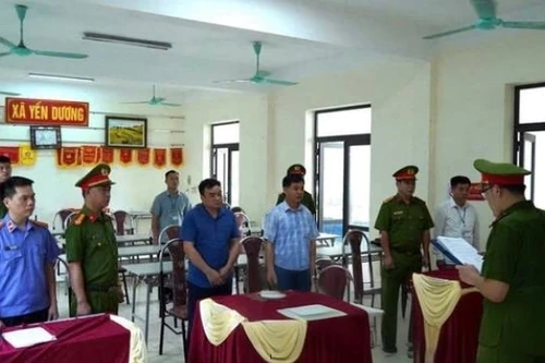 Khởi tố Chủ tịch và Phó Chủ tịch UBND xã Yến Dương