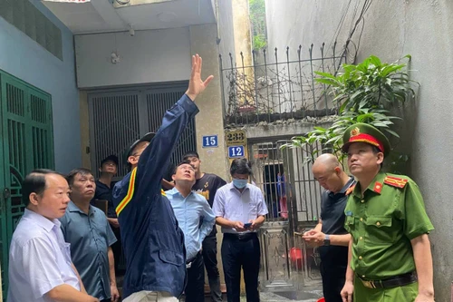 Phường Văn Miếu - Quốc Tử Giám hỗ trợ gia đình có 5 người tử vong trong vụ cháy