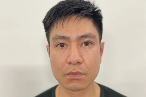 Gã đàn ông đi 'xế hộp' lừa đảo chiếm đoạt tiền của các tài xế giao hàng