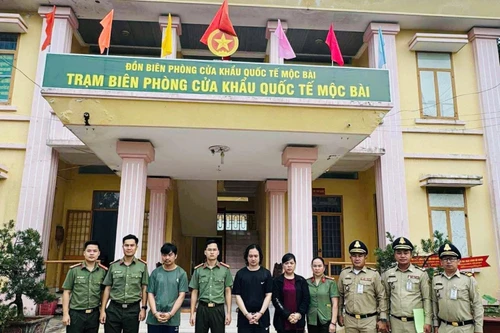 Bóc gỡ đường dây nhận tiền của gần 1.000 người có “nhu cầu” sang Hàn Quốc du lịch rồi trốn ở lại