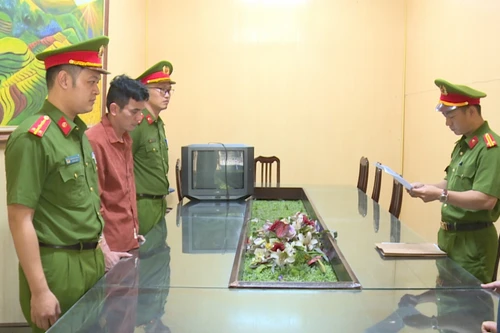 Khởi tố 2 đối tượng sản xuất, buôn bán hàng giả là thực phẩm