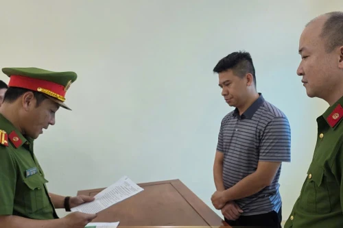 Cán bộ địa chính xã lập khống hợp đồng chuyển nhượng đất, chiếm đoạt 2,65 tỷ đồng