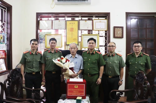 Biết ơn những đóng góp, cống hiến của các đồng chí nguyên lãnh đạo Công an Thủ đô