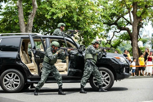 Xem lực lượng Trung đoàn Đặc nhiệm – Bộ Tư lệnh Cảnh vệ luyện tập đảm bảo an ninh, an toàn Lễ kỷ niệm A80