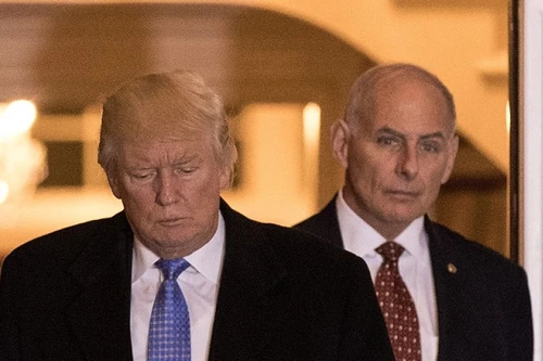 Các quan chức thân tín trong chính phủ "đầy sóng gió" của Tổng thống Trump