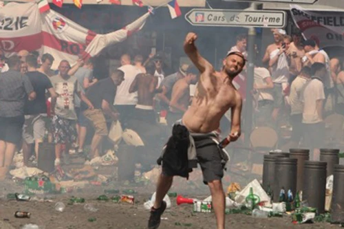 6 CĐV Anh phải ngồi tù