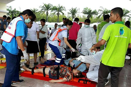 Tàu thủy cao tốc đâm nhau, nhiều du khách thương vong