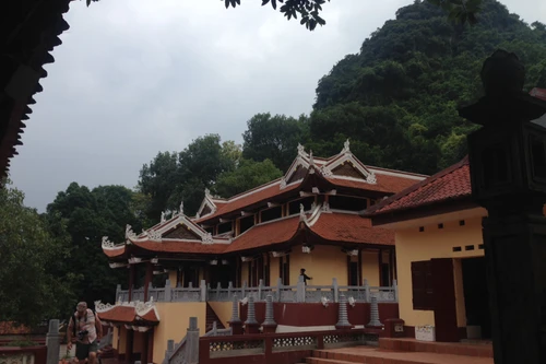 Bất ngờ với "kiến trúc lạ" ở di tích quốc gia chùa Hương