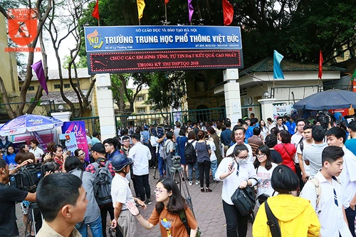 Gần 1 triệu thí sinh đã hoàn thành môn thi đầu tiên kỳ thi THPT quốc gia 2018