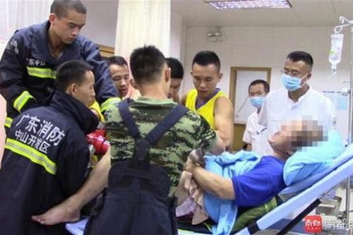 Trung Quốc: Khốn khổ vì "của quý" mắc kẹt trong nam châm