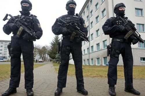 Trường học ở Đức nhận được thư điện tử đe dọa 