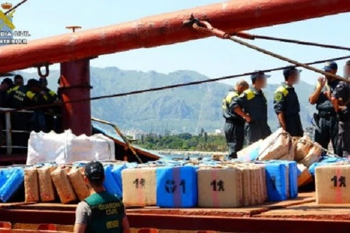 Tây Ban Nha thu giữ tàu buôn ma túy tới Libya
