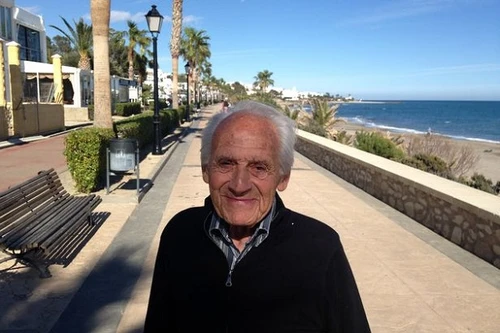 Cụ ông 103 tuổi qua đời vào đúng ngày- giờ sinh nhật mình