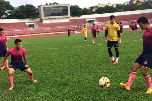 Kết thúc Tết sớm, các đội bóng hối hả tập luyện trở lại