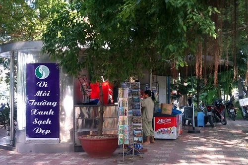 Các cơ quan, hộ dân mở cửa nhà vệ sinh miễn phí phục vụ khách du lịch