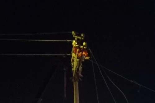 Đảo Cát Bà mất điện vì tàu hàng va chạm với đường dây 35kV 