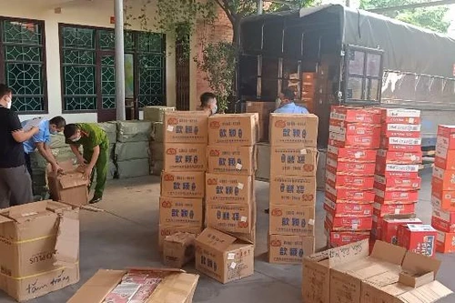 Mỹ phẩm giả tràn về Hà Nội, người dùng cẩn trọng