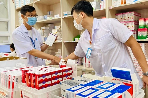 Đề xuất “nới” quy định đấu thầu thuốc làm căn cứ quỹ bảo hiểm y tế chi trả cho cơ sở y tế tư nhân